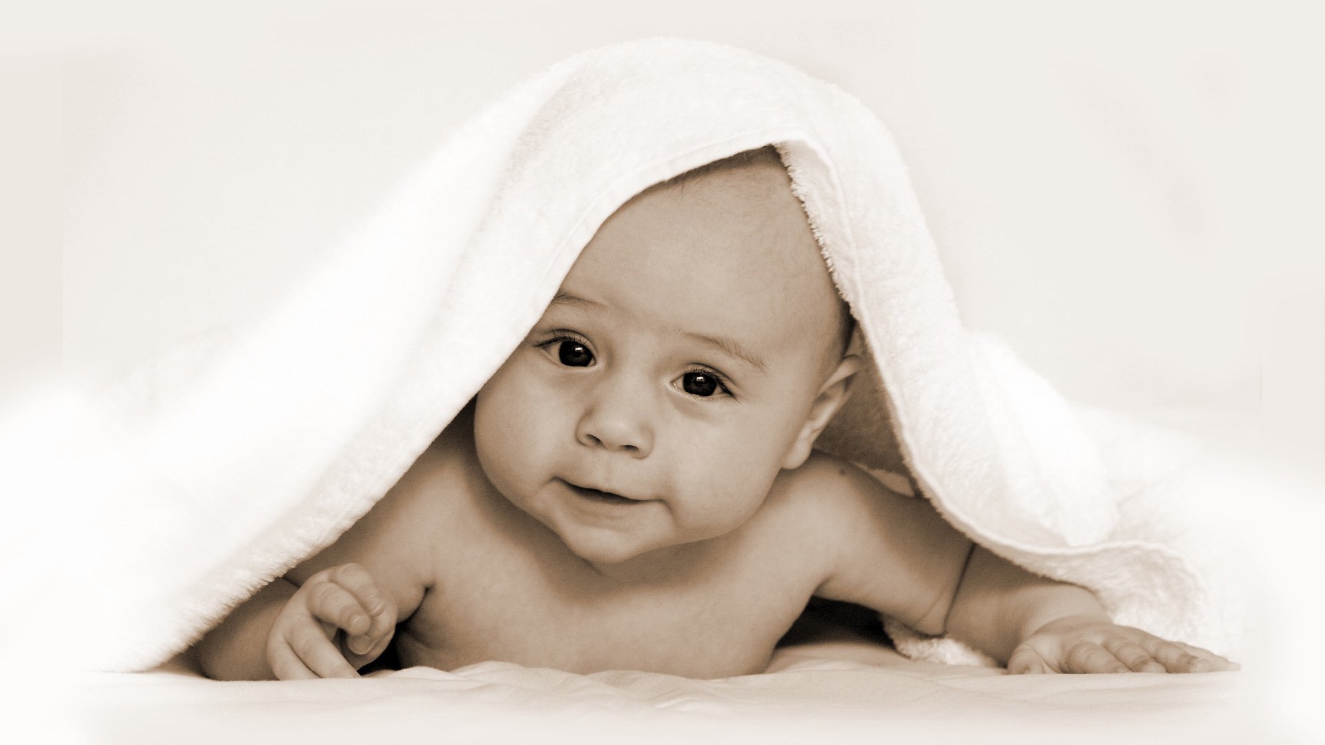 乌鲁木齐助孕公司机构捐卵女孩面对宝宝的耳屎该如何清理？